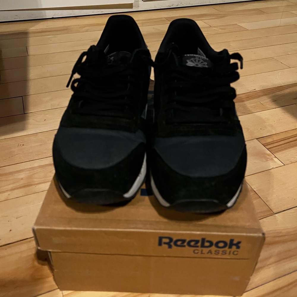 Reebok Classic - Picture 4 of 4